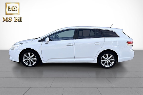 Toyota Avensis 5 of 5