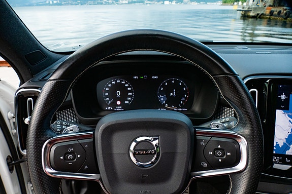 Volvo XC40 8 of 20