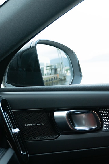 Volvo XC40 5 of 5