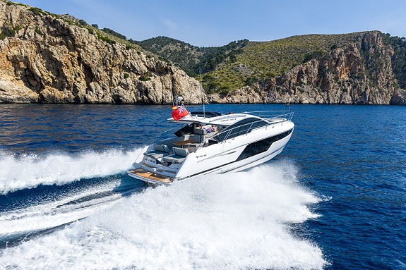 Fairline Targa 40 2 of 5