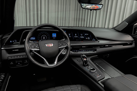 Cadillac Escalade 22 of 30