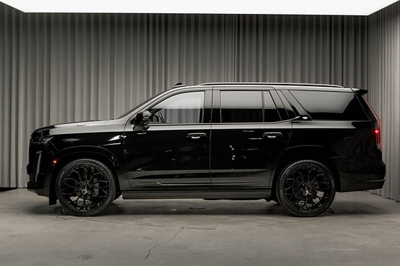Cadillac Escalade 11 of 30