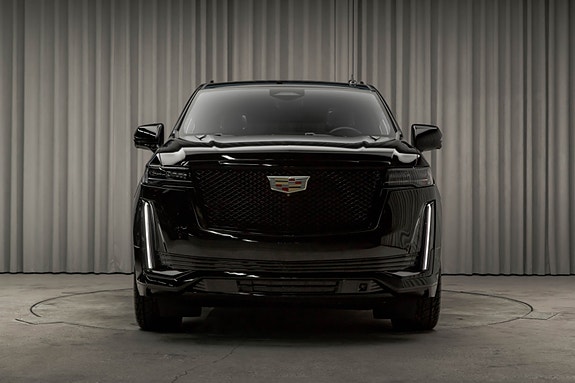Cadillac Escalade 9 of 30