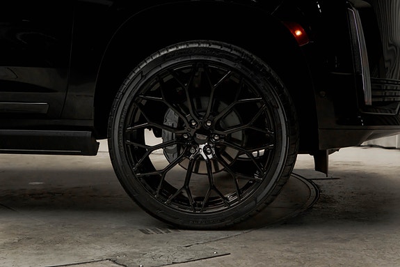 Cadillac Escalade 8 of 30