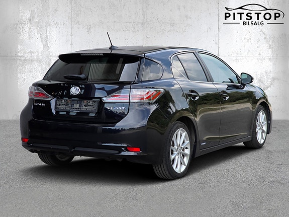 Lexus CT200h 5 of 5