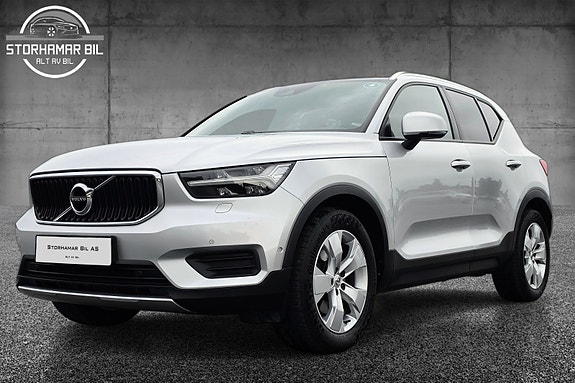 Volvo XC40 2 of 5