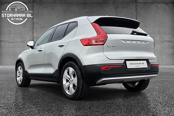 Volvo XC40 4 of 5