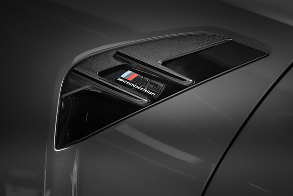 BMW M3 4 of 5