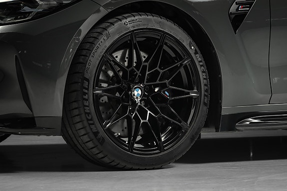 BMW M3 3 of 5