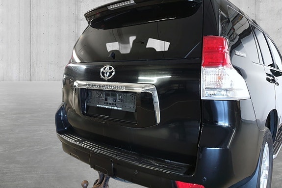 Toyota Land Cruiser 9 of 30