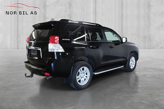 Toyota Land Cruiser 7 of 30
