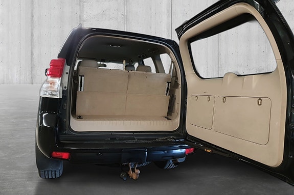 Toyota Land Cruiser 13 of 30