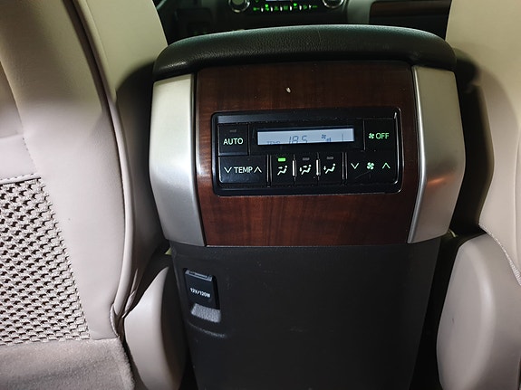 Toyota Land Cruiser 24 of 30