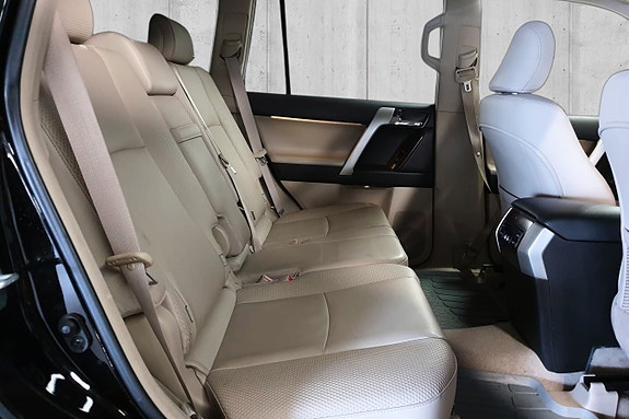 Toyota Land Cruiser 18 of 30