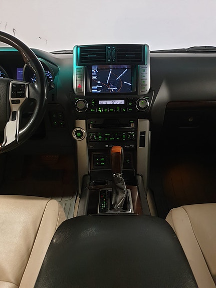 Toyota Land Cruiser 26 of 30