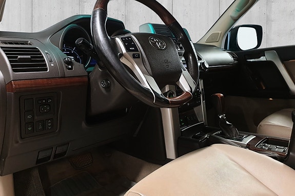 Toyota Land Cruiser 15 of 30