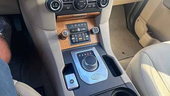 Land Rover Discovery 4 12 of 12