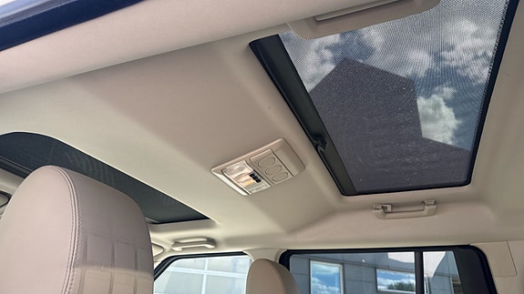 Land Rover Discovery 4 7 of 12