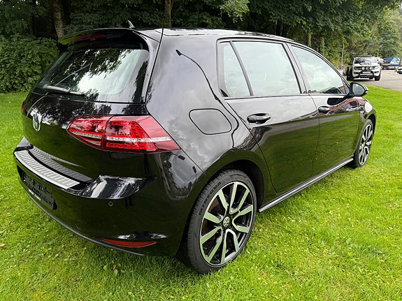 Volkswagen Golf 6 of 30