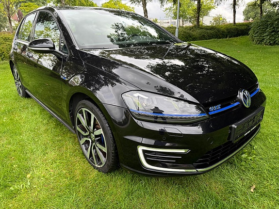 Volkswagen Golf 2 of 30