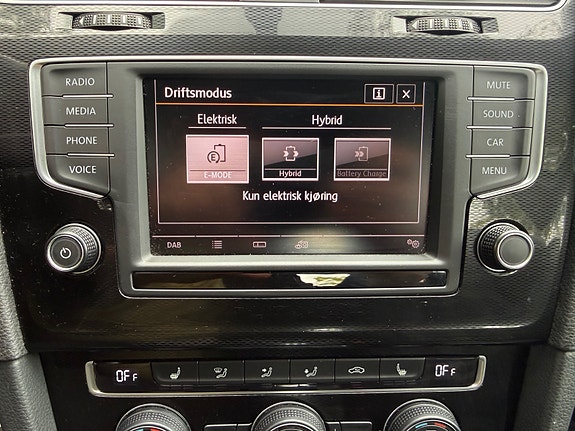 Volkswagen Golf 15 of 30