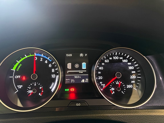 Volkswagen Golf 13 of 30