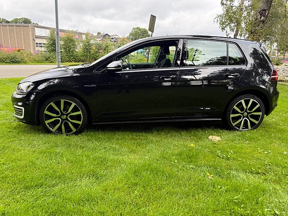 Volkswagen Golf 5 of 30