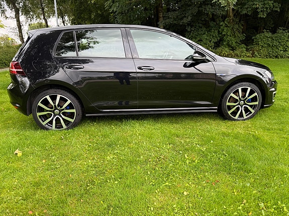 Volkswagen Golf 4 of 30