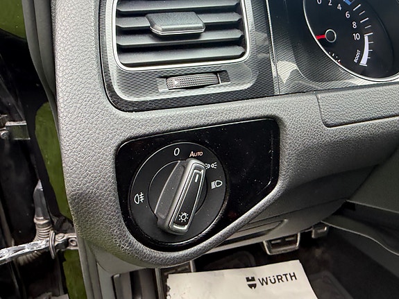 Volkswagen Golf 22 of 30