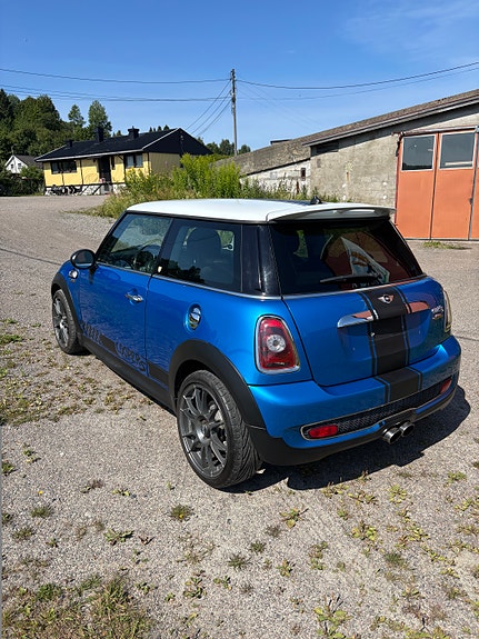 MINI Cooper S 5 of 5