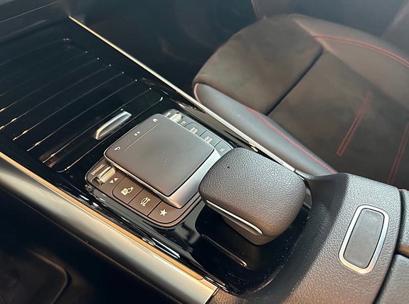 Mercedes-Benz EQA250 17 of 27