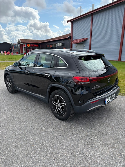 Mercedes-Benz EQA250 4 of 27