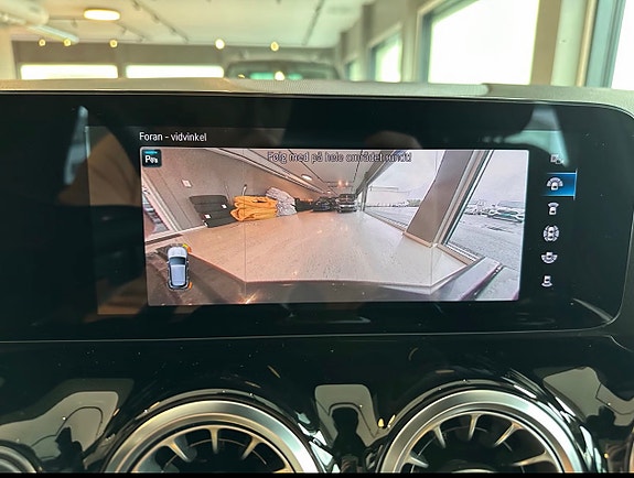 Mercedes-Benz EQA250 13 of 27