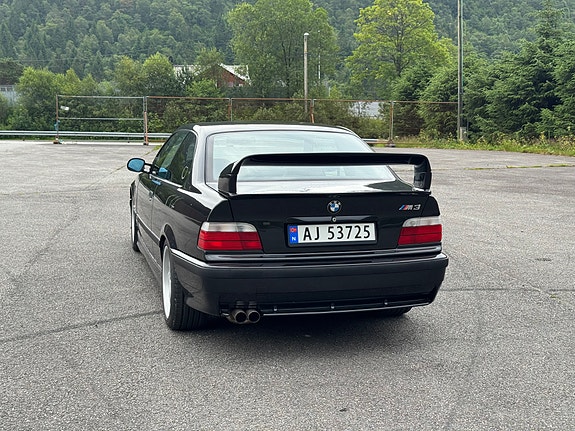BMW M3 5 of 5