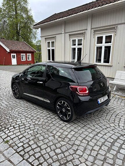 Citroen DS3 2 of 11