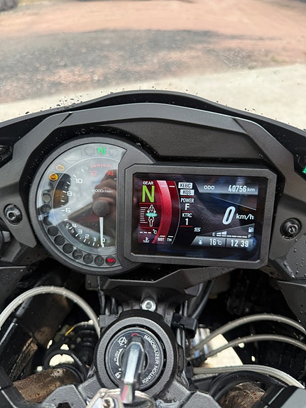 Kawasaki Ninja H2 SX SE 14 of 14
