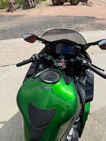 Kawasaki Ninja H2 SX SE 12 of 14