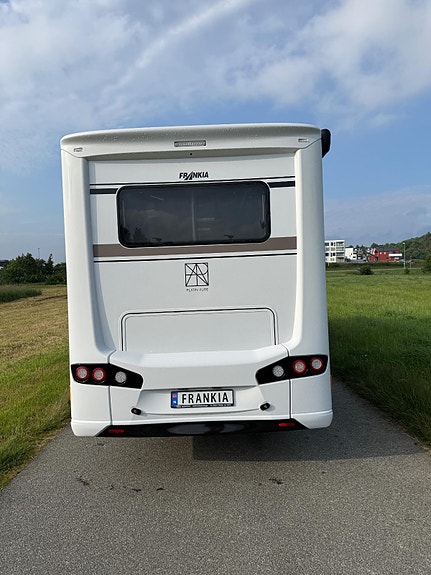 Frankia Platin Pure 7400 PLUS Med sittegruppe bak og mye utstyr 5 of 5
