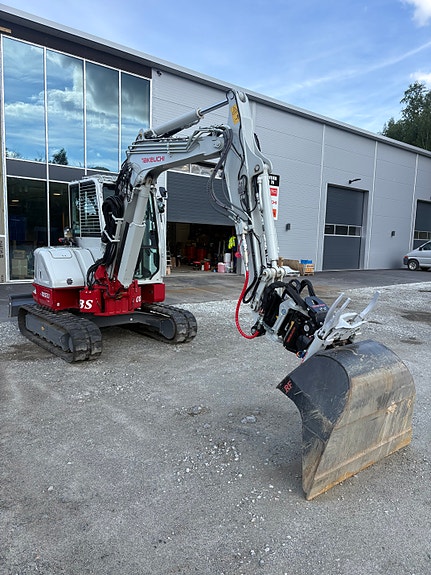 Takeuchi TB257FR 7 of 11