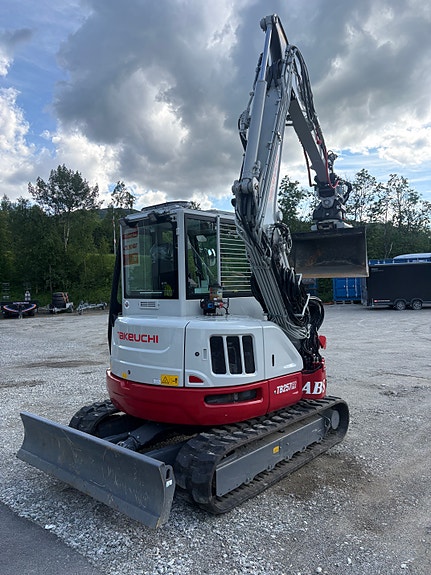 Takeuchi TB257FR 2 of 5