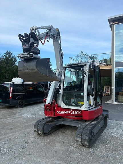 Takeuchi TB257FR 4 of 5