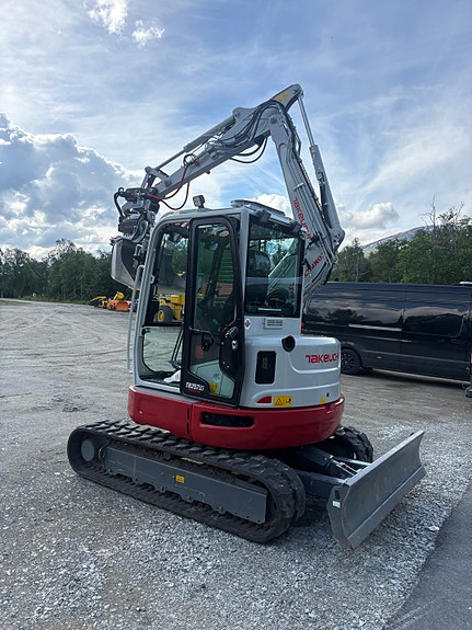 Takeuchi TB257FR 3 of 5