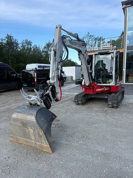Takeuchi TB257FR 6 of 11