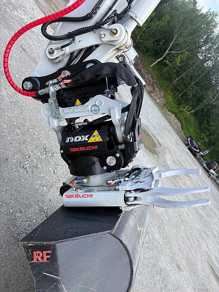 Takeuchi TB257FR 10 of 11
