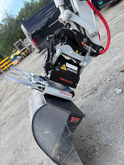 Takeuchi TB257FR 9 of 11