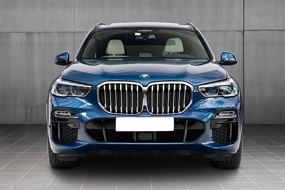 BMW X5 4 of 5