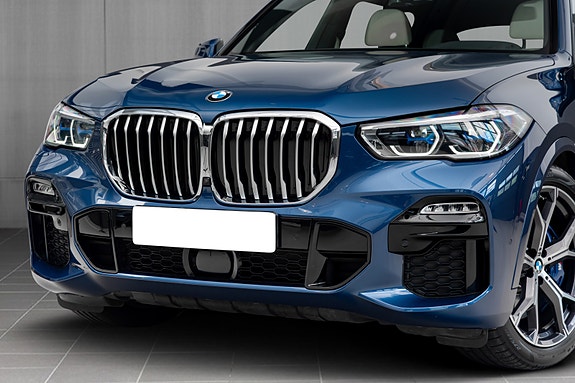 BMW X5 2 of 5