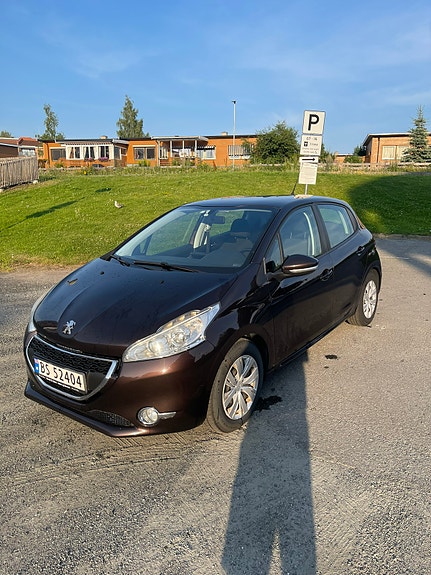Peugeot 208 9 of 16