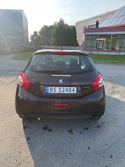 Peugeot 208 6 of 16