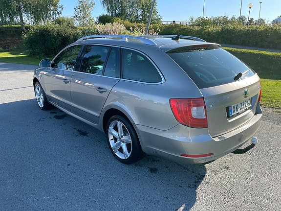 Skoda Superb 4 of 5